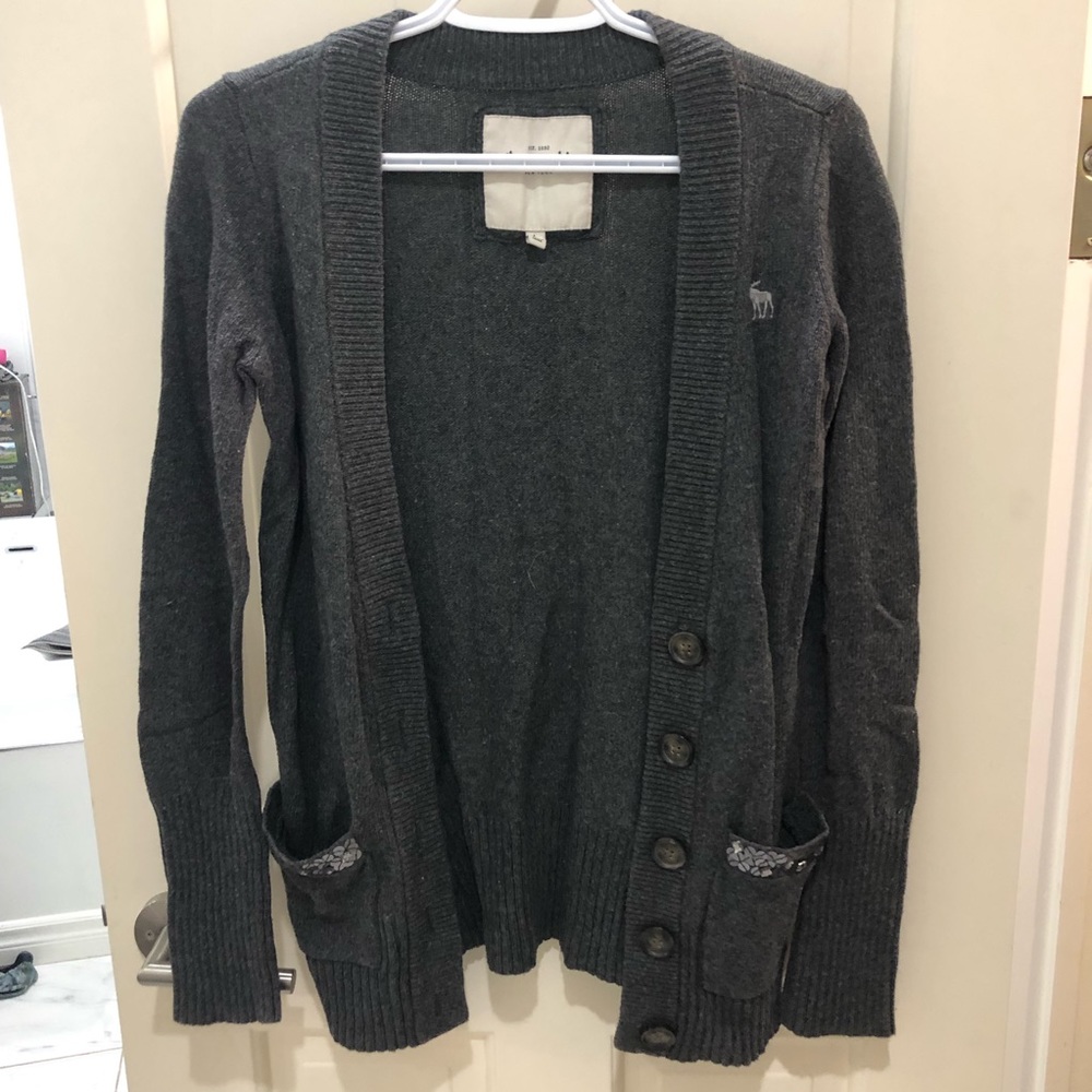 Abercrombie grey button up cardigan
